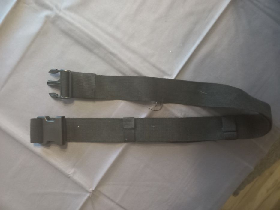 Pas wojskowy policyjny czarny .