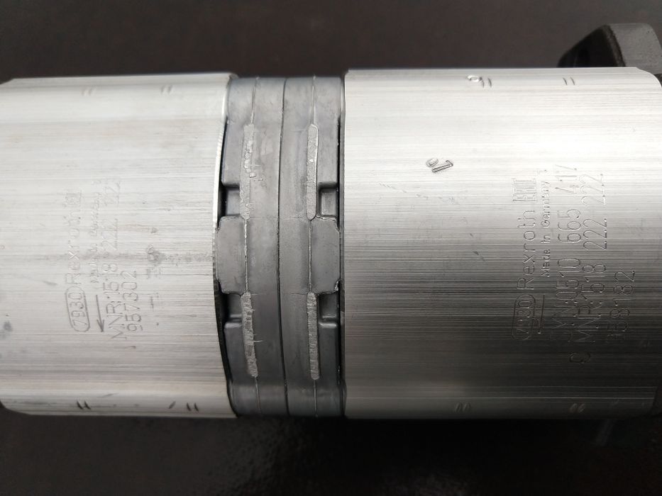 Pompa hydrauliczna Rexroth do ciągników Renault  lewa