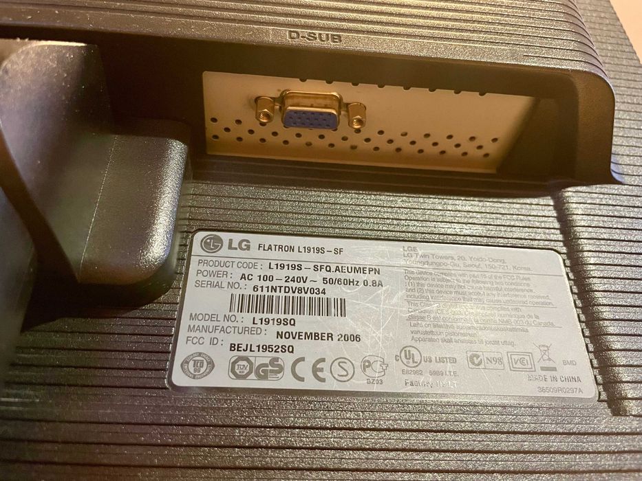 Monitor LG Flatron 1919S + kabel zasilający