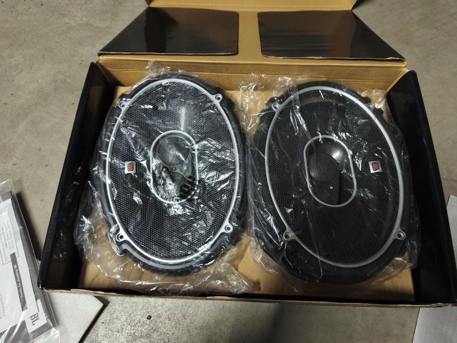Colunas JBL GTO938 (6x9”) – Como Novas | Caixa + Grelhas Nunca Usadas
