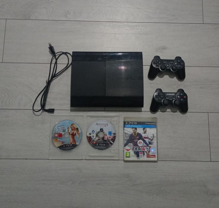 PS3 Super Slim + 2 pady + GTA V | Zestaw gotowy do gry