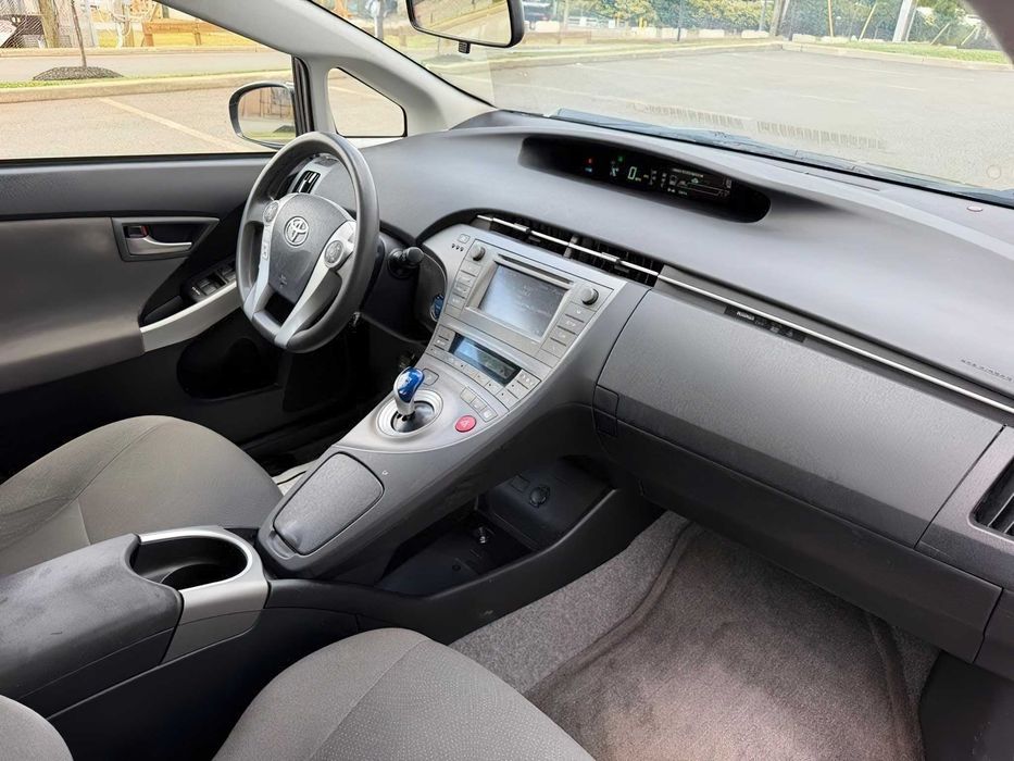 Toyota Prius Four      2015
