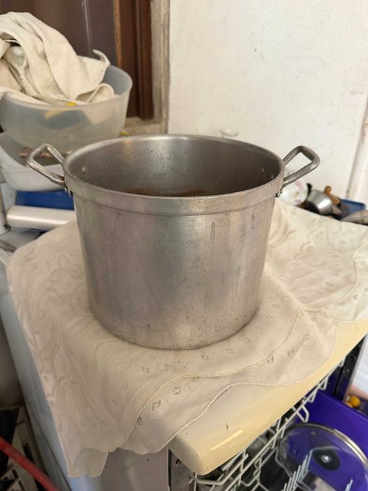 panela cinzenta média