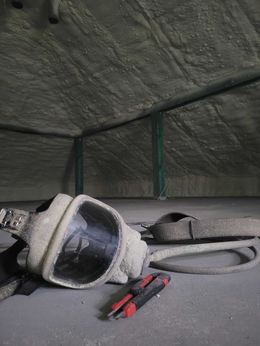 Ocieplanie piana PUR celuloza ocieplenie poddaszy izolacja domu stropu