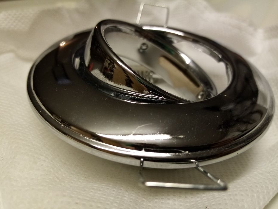 Oprawki do halogenów