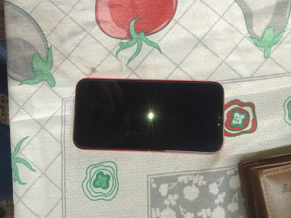 iPhone 12 em bom estado