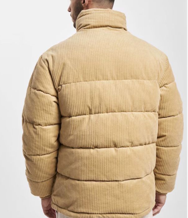 Продам куртку Karl Kani