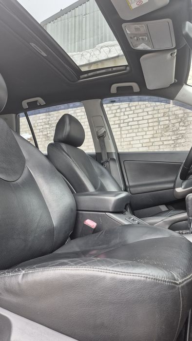 Продам Тоету Рав4 в хорошем состоянии