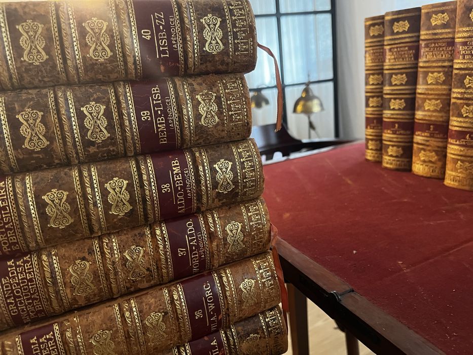 Grande Enciclopédia Portuguesa E Brasileira