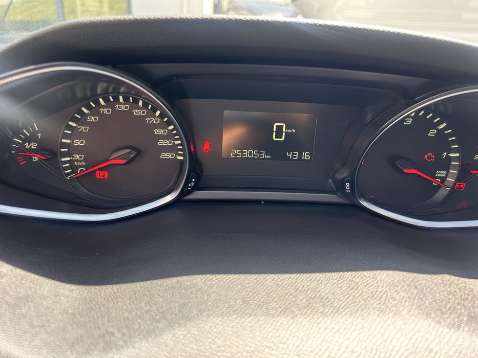Peugeot 308 SW — fotografia 8