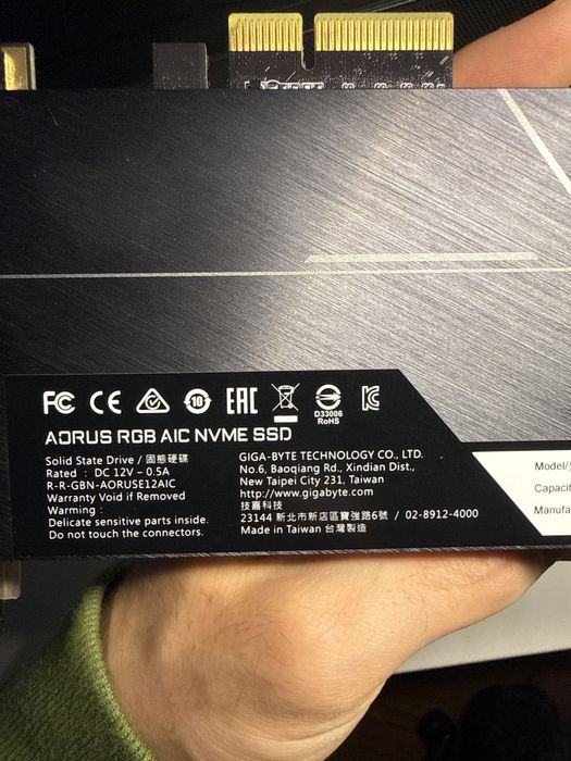 SSD накопитель AORUS rgb aic nvme ssd 512 gb