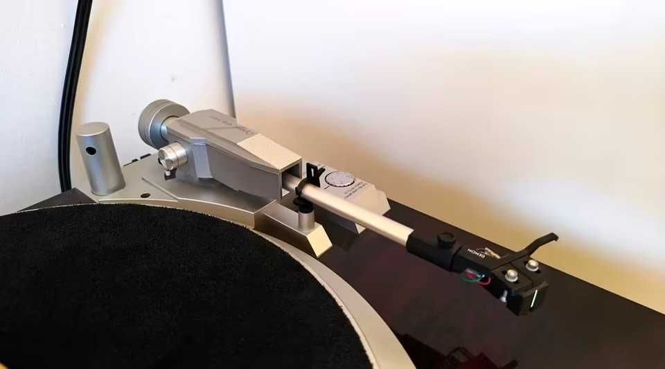 Denon DP‑47f gramofon