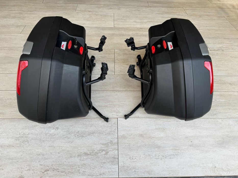 Кріплення на бічні кофри Givi V37 Tech Monokey для BMW S1000XR 2020-2026 р.в. в ідеальному стані.