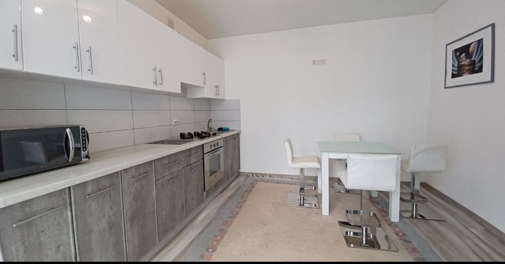 Здається 2х км в центральній частині!!!