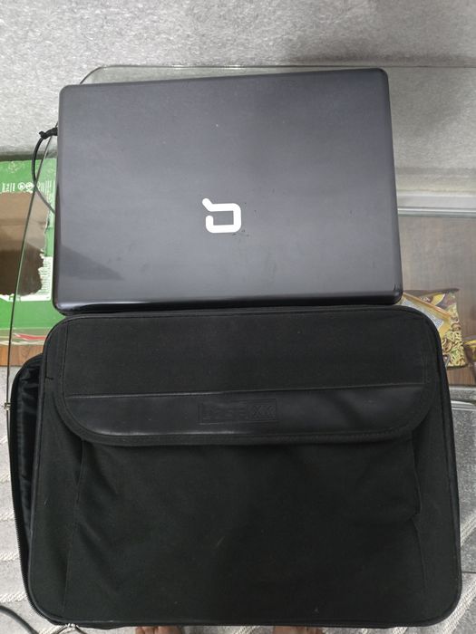 Ноутбук Compaq в гарному косметичному стані