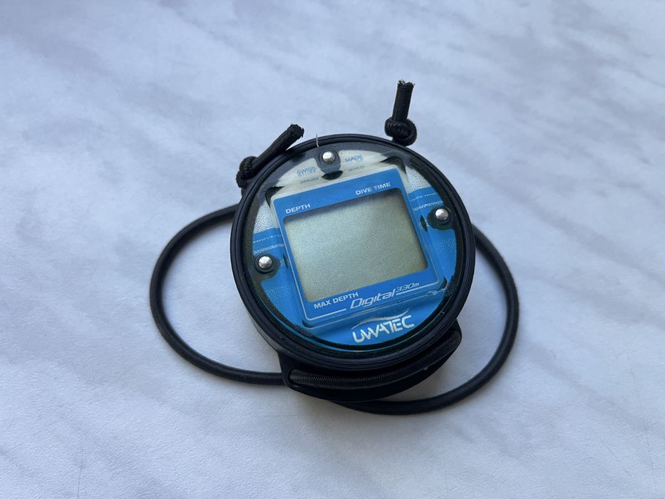Uwatec digital 330m głębokościomierz nurkowy