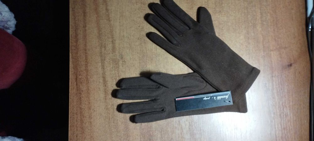 Жіночі рукавички на тонкій флісовій підкладці. Объем 20 см. Розмір  8.