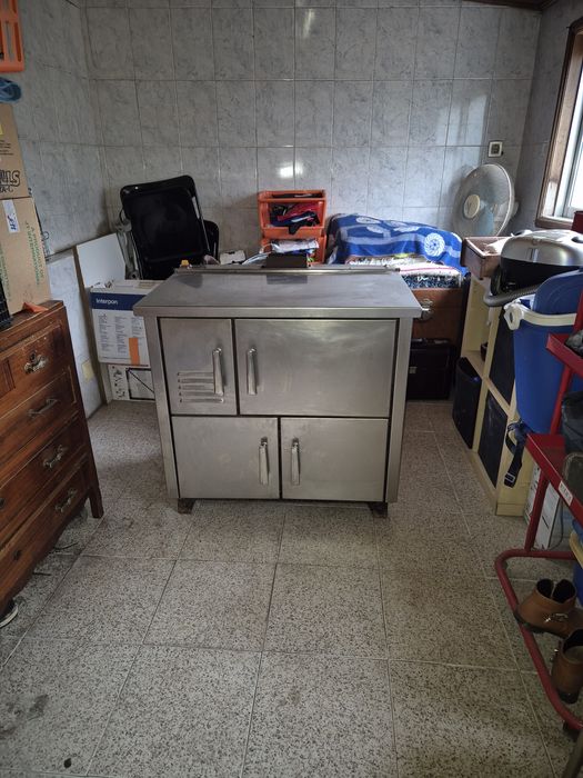 Fogão em inox a lenha