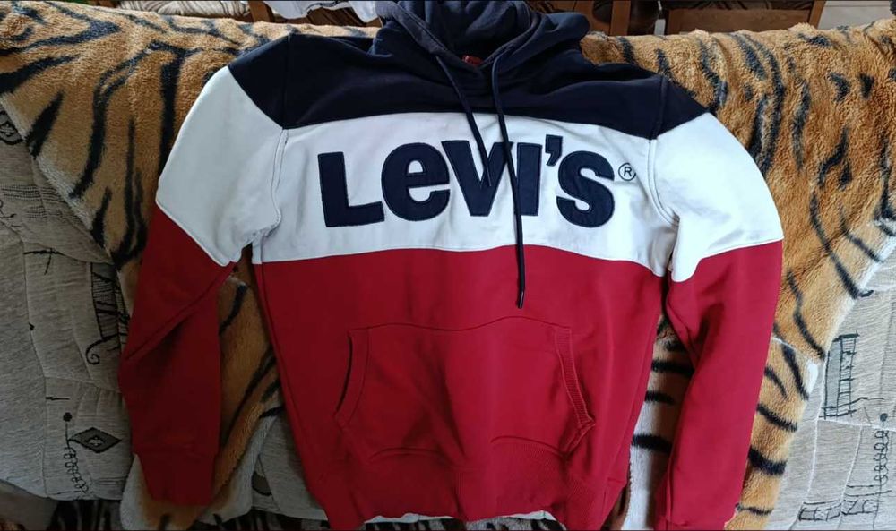 Okazja cenowa !! Stylowa bluza marki LEVIS !!!