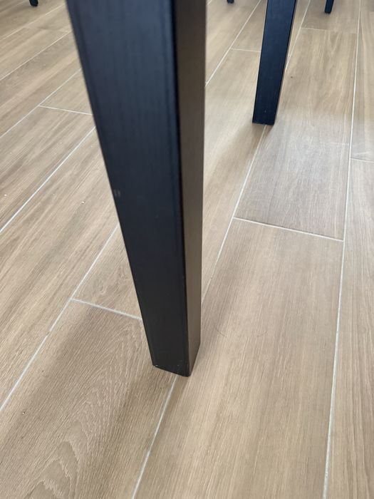 Mesa IKEA BJURSTA em Muito Bom Estado – Oportunidade