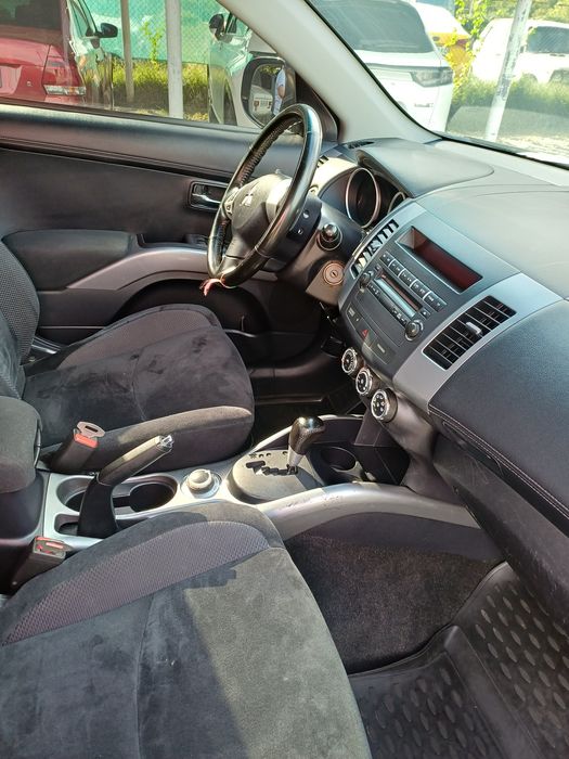 Mitsubishi Outlander 2011