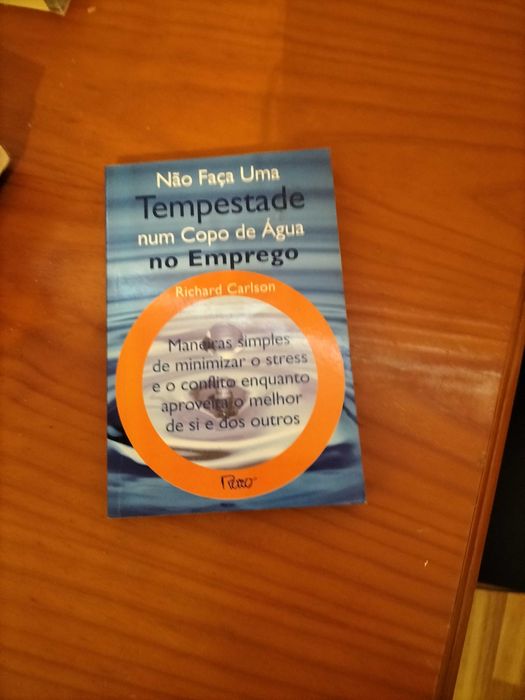 Não faça uma tempestade num copo de àgua no emprego