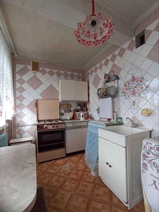 Продам 3 кімнатну квартиру Комунальний ринок Оd5