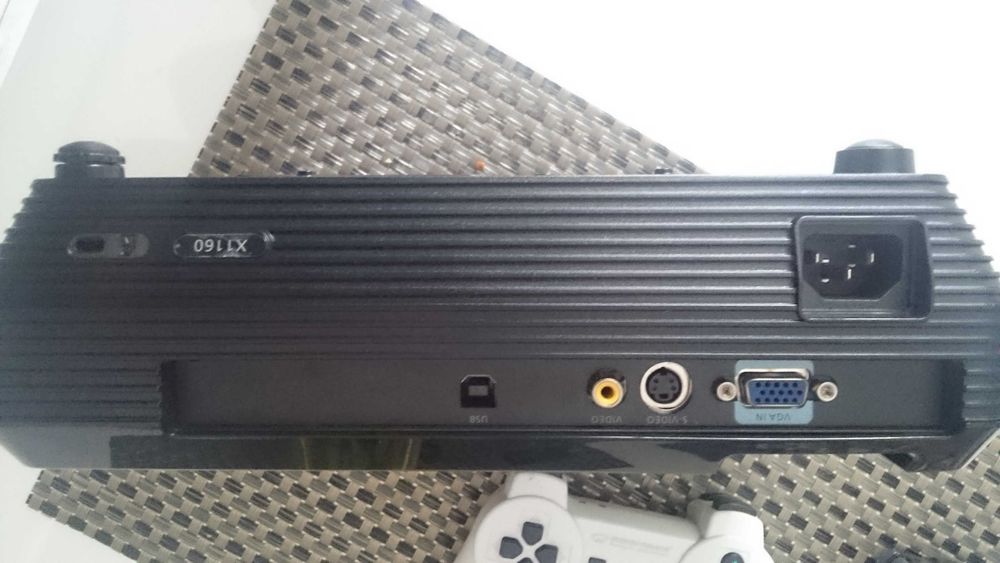 Zamienię projektor multimedialny na Lornetkę