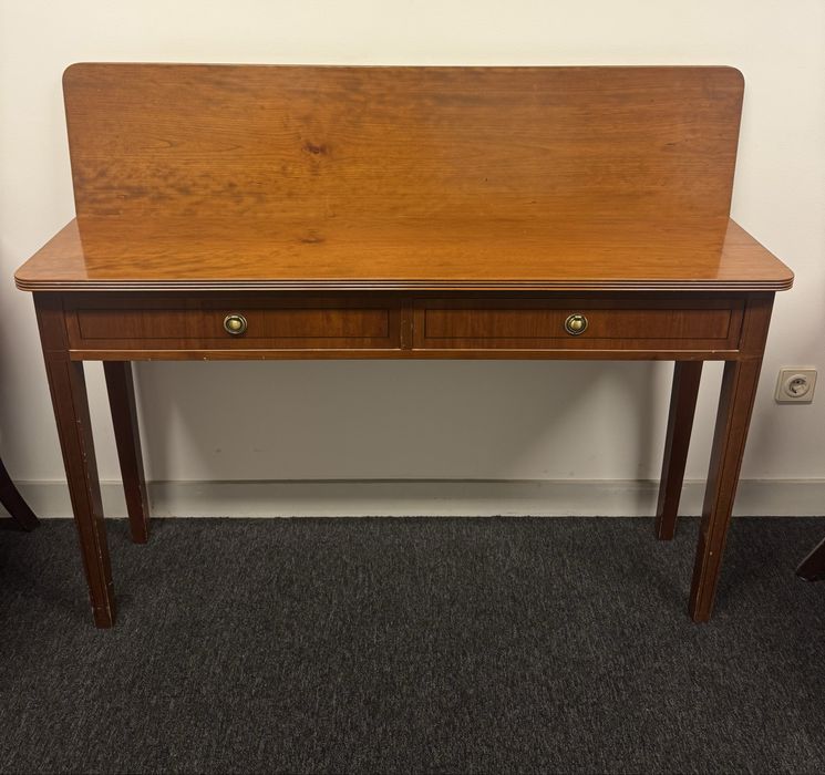 Mesa aparador com aba