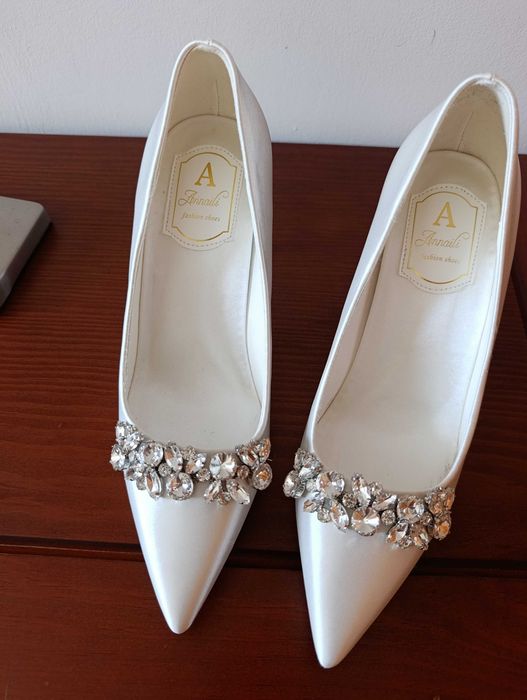 Sapatos de Noiva em Cetim tam. 38 Novos