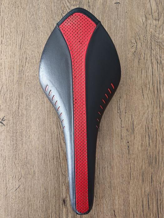 Siodełko Fizik Arione 130m