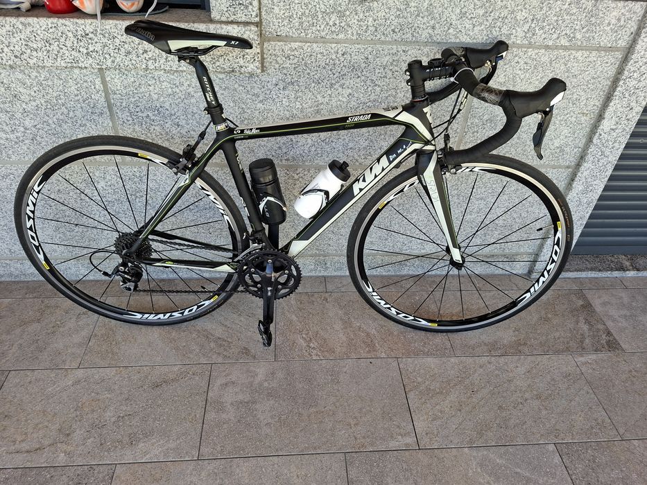 Bicicleta carbono KTM