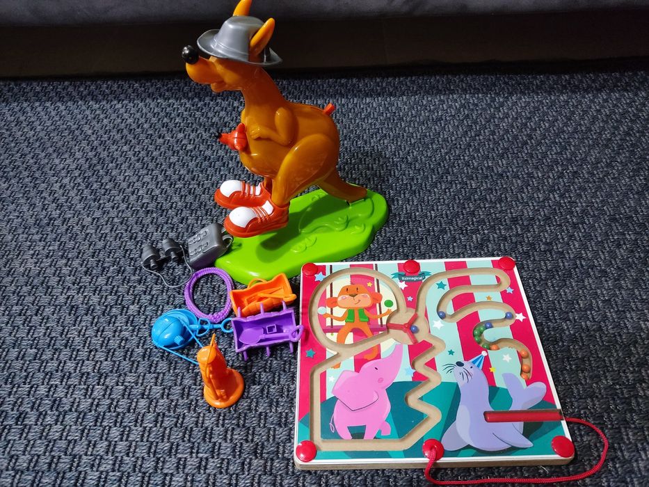 Brinquedos/jogos para crianças