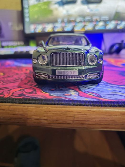 Продам модельку авто