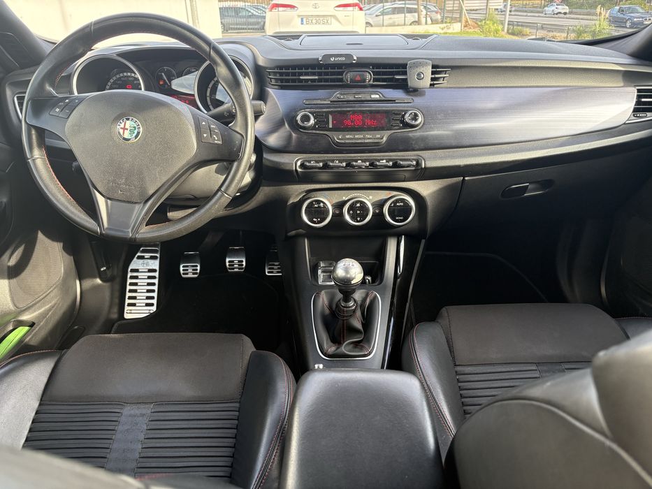 Giulietta 1.6 JTD (revisão feita / IUC pago)