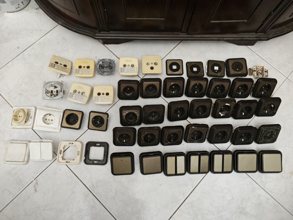 Lote tomadas elétricas, interruptores, tomadas telefone e tomadas TV