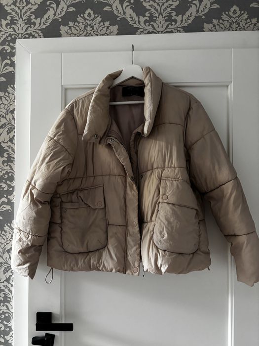 Różowa puchata kurtka