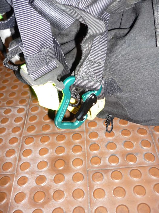 Vendo cadeira voo livre de parapente Paratech A3 páraquedas emergência