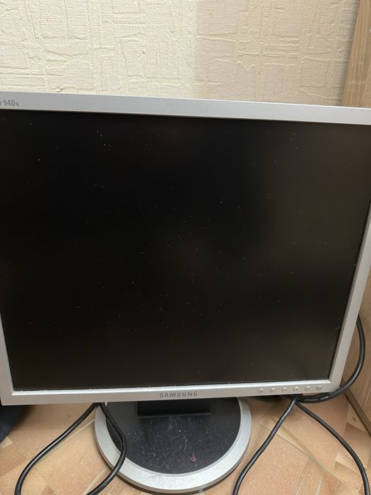 Монітор б/в 19" Samsung SyncMaster 940N (TN / 1280x1024 / 5:4 / VGA)