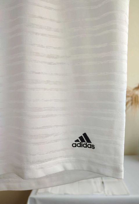 Жіноча футболка Adidas
