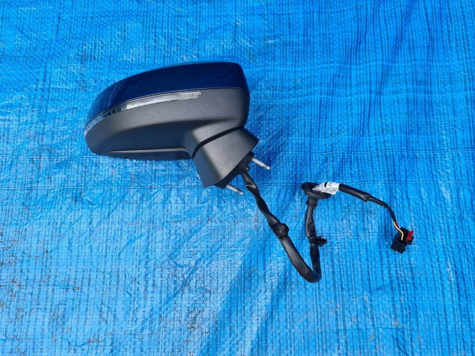LUSTERKO prawe kompletne 6-PIN USA AUDI A3 8V5 SEDAN / oryginał LX5Q