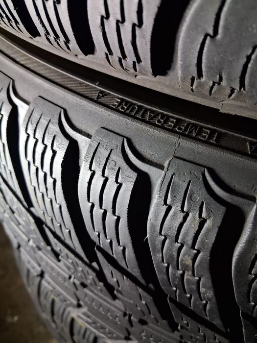 255/50 19 Nokian WR SUV 3 шини б/у зима ПАРА