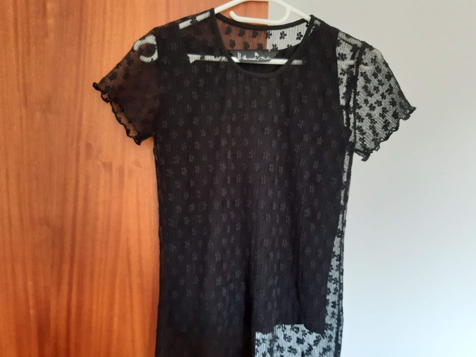 Blusa preta, renda, Nova