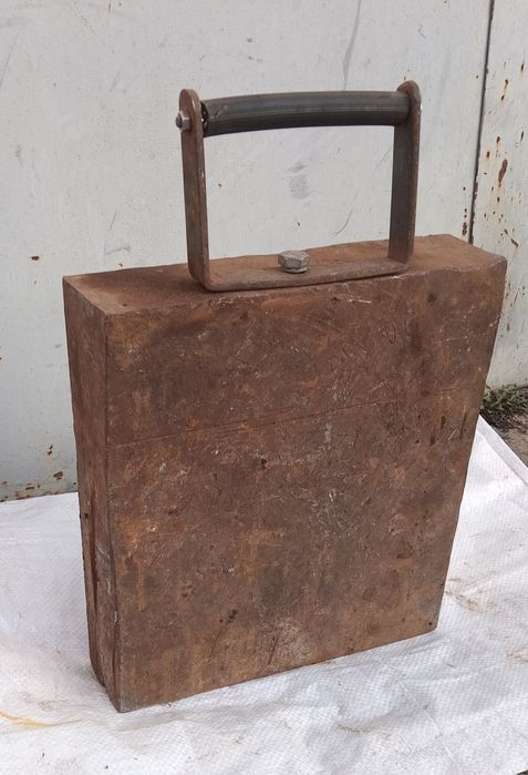 Наковальня (металл. плита) 48 кг.