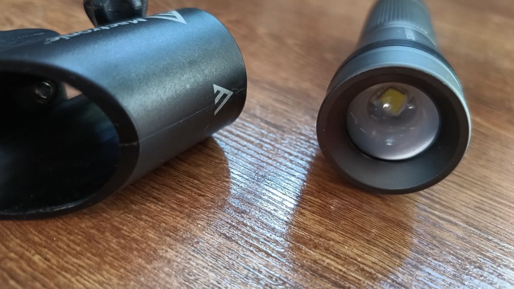 Latarka rowerowa  Mactronic scream