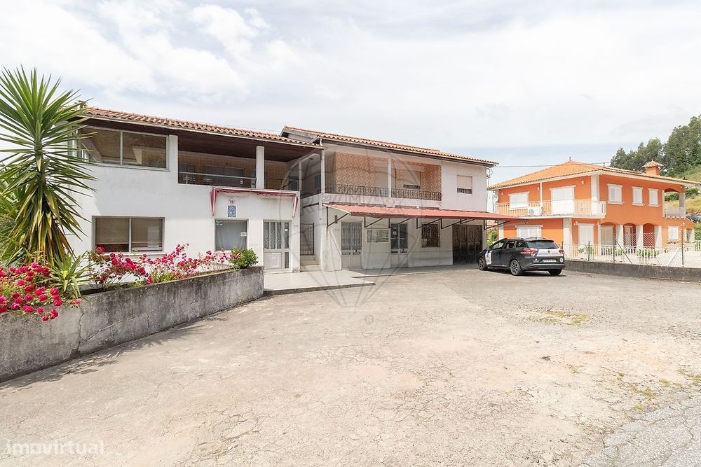 Moradia T5 para venda