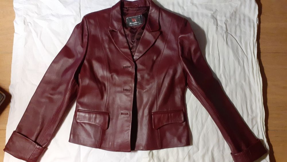 Женский кожаный пиджак