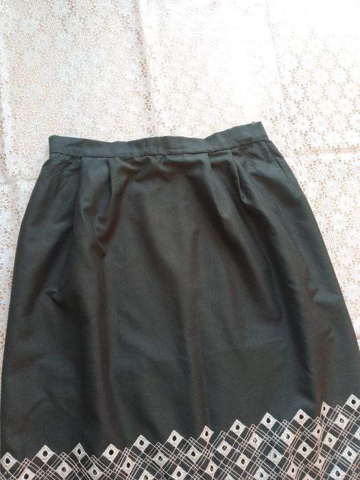Elegancka haftowana  dwuczesciowa sukienka z czasów PRL-u