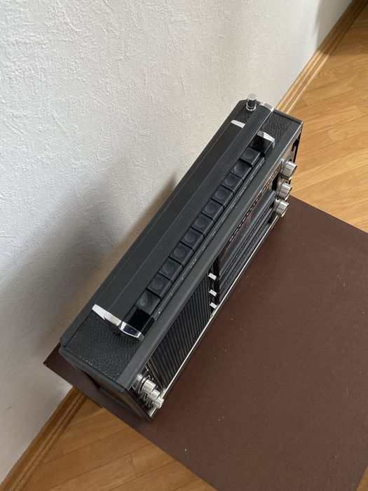 Радіо grundig satellit 2100 Німечина