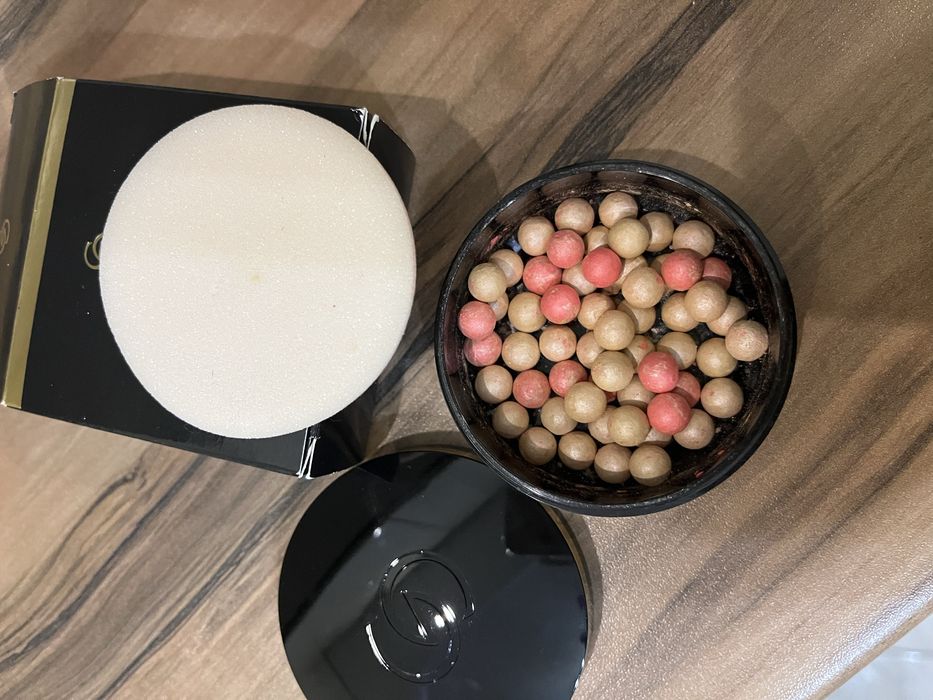 Антивікова тональна основа  Джордані Голд, румяна в кульках